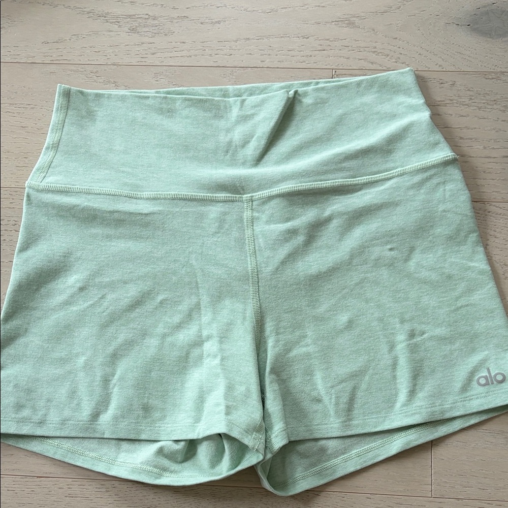 ALO Yoga High-Waist Shorts in Mint
